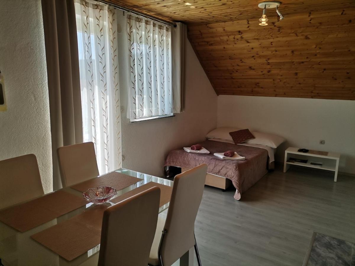 Apartment Dolores Смолянац Экстерьер фото
